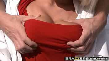 Mommy Got Boobs - &lpar;Alexis Fawx&comma; Tyler Nixon&rpar; - Bet You Cant Touch Her Boobs - Brazzers